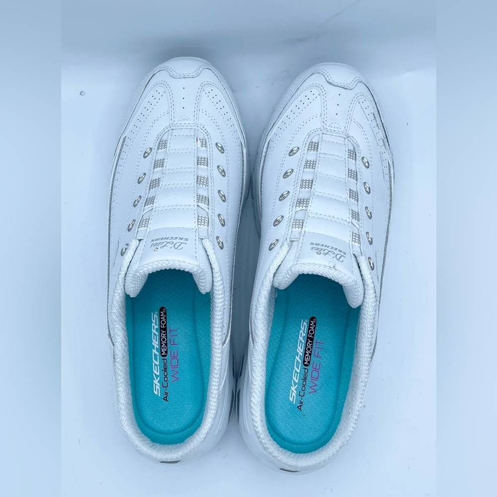 Like New Skechers  Women's White Sneakers Size 11W - Picture 6 of 11